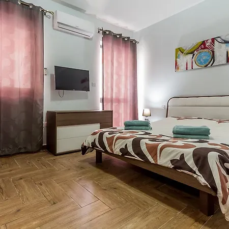 Topazios مارساسكالا