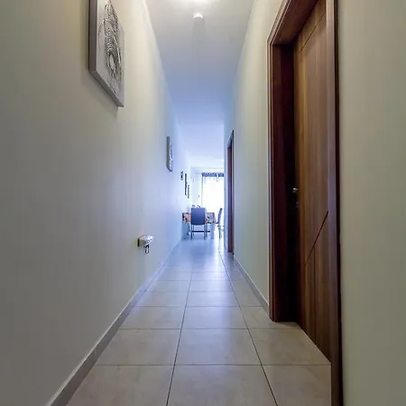 Topazios شقة